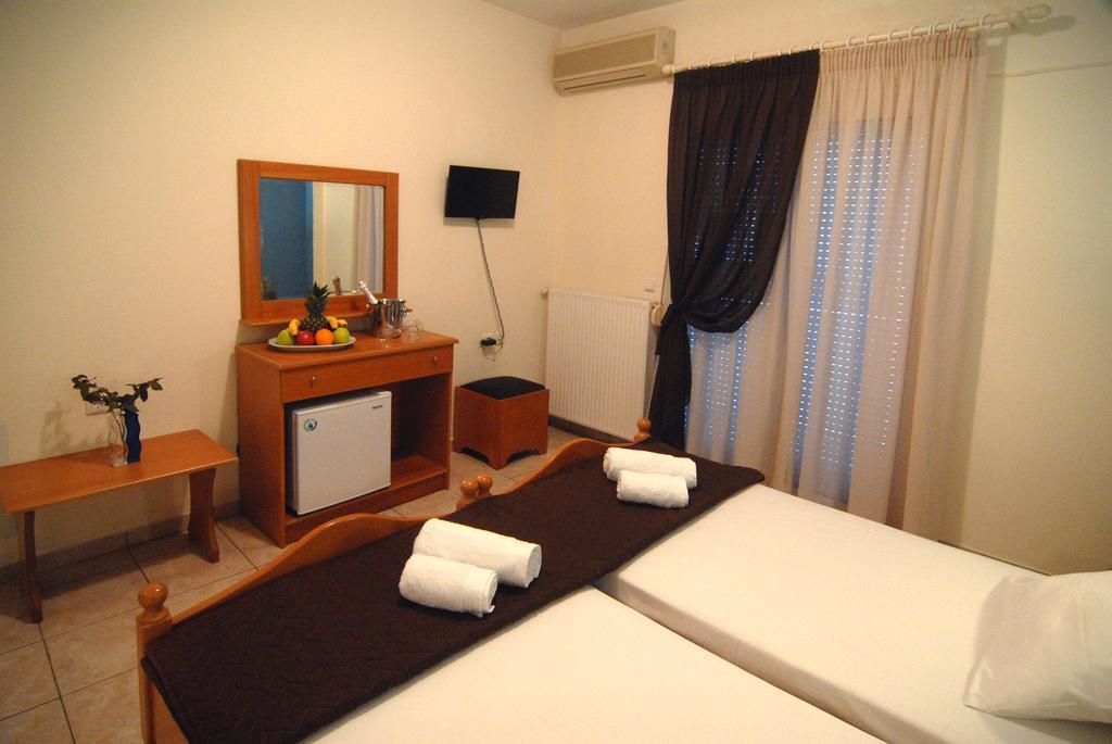 Apollon Hotel Paralía Habitación foto