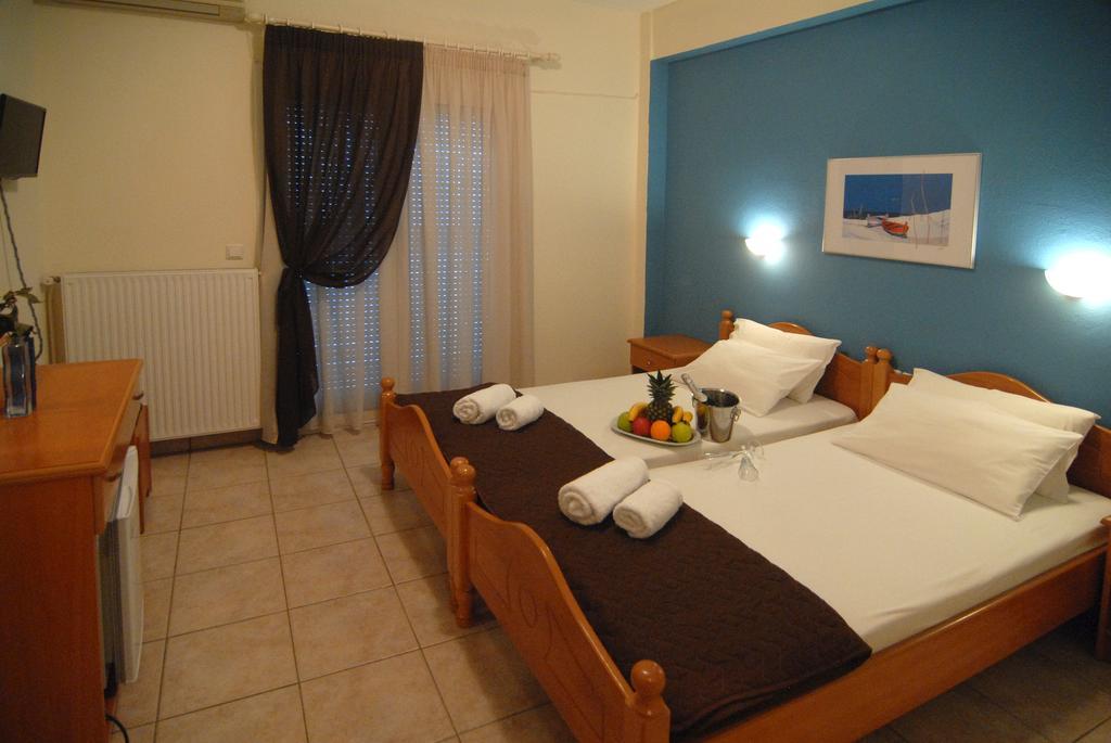 Apollon Hotel Paralía Habitación foto
