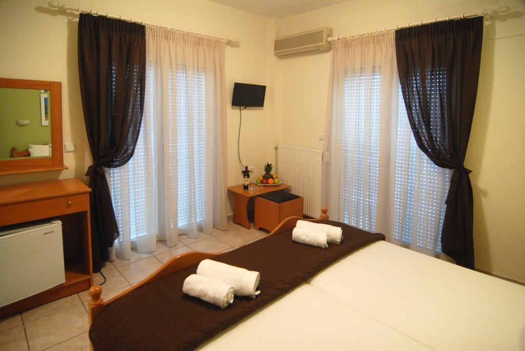 Apollon Hotel Paralía Habitación foto
