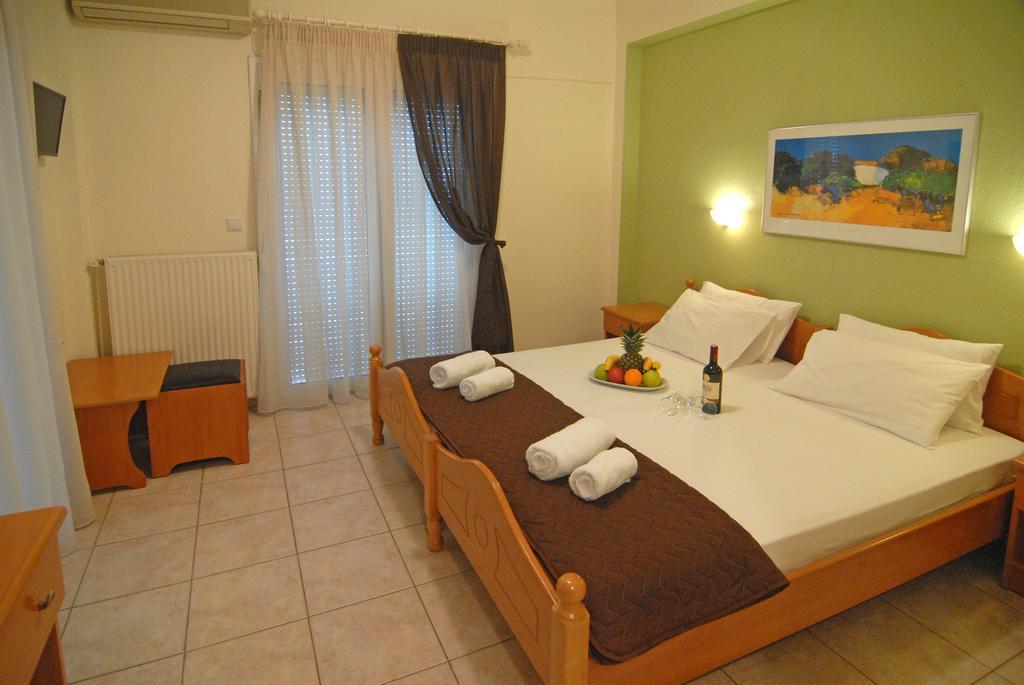 Apollon Hotel Paralía Habitación foto